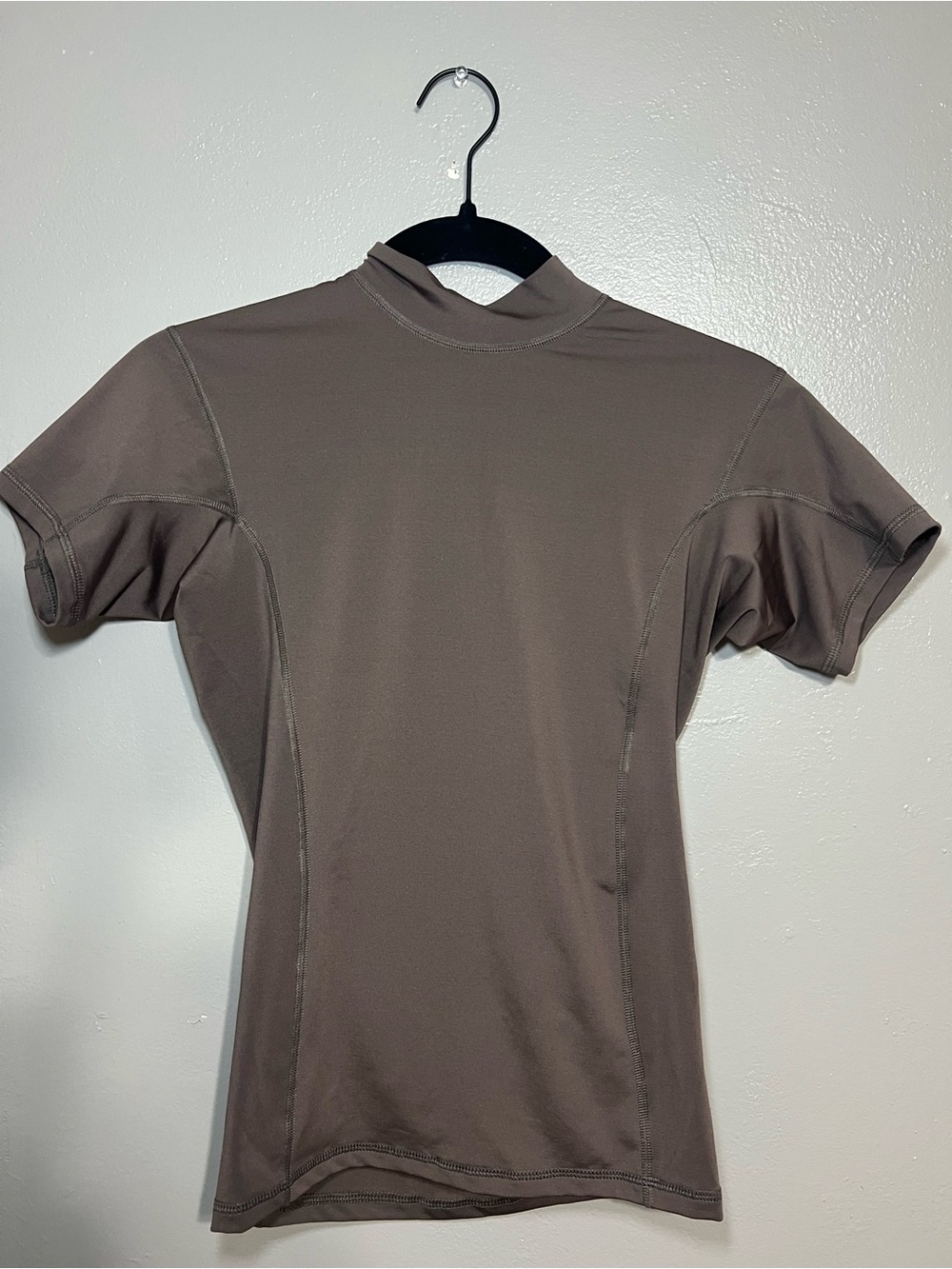 Patagonia Women’s Athletic Short Sleeve Tee Size: S